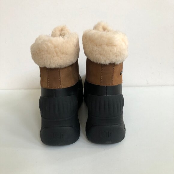 UGG ADIROAM HIKER SHORT CHESTNUT WATERPROOF SHEARLING LINED Boots - Picture 4 of 6